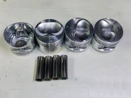 Комплект поршней 82,0 класс "С" (4 поршня, 4 пальца) ВАЗ 21083 (2108310040155C)