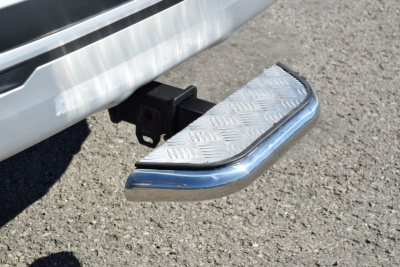 Подножка с алюминиевой площадкой на ТСУ (TOW990107)