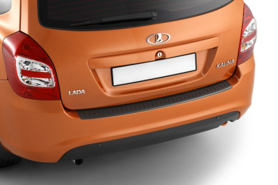 Накладка на задний бампер (черное тиснение) Лада Калина II универсал 2013-2018/ Гранта FL универсал 2018-