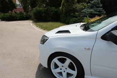 Капот "iRobot" ВАЗ 2192, 2194, Лада Калина 2 Sport (под окраску)