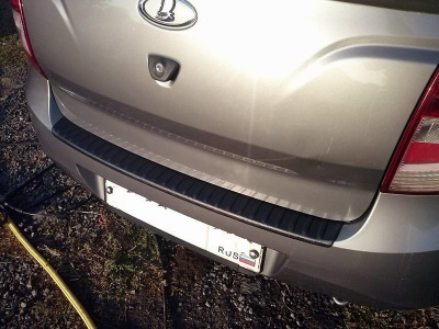 Накладка-порожек заднего бампера Лада Гранта (седан)