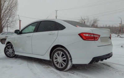 Накладка заднего бампера "Кураж" Веста (клыки + диффузор, шагрень)