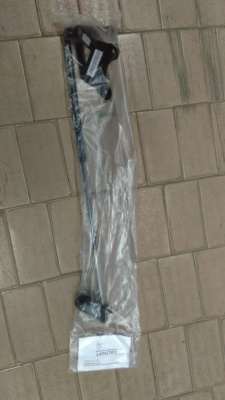 Упор капота Lada Vesta (2015-)