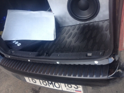 Накладка-порожек заднего бампера Лада Гранта (седан)