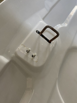 Капот стеклопластиковый Лада Приора (под окраску)