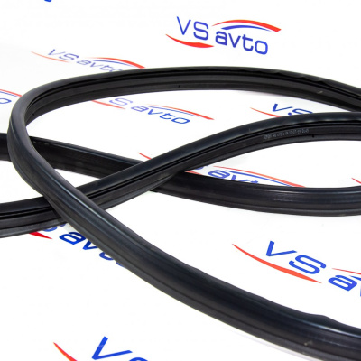 Уплотнитель багажника Шевроле Нива