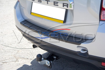 Накладка на задний бампер (чёрное тиснение) Renault Duster (2012 -)